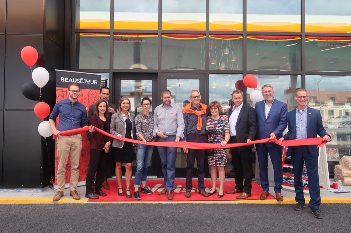 Inauguration d'un magasin Beauséjour